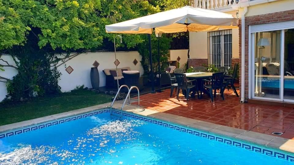 Villa Albaida La Zubia  Eksteriør billede